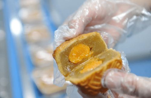 愛心企業(yè)慰問市城區(qū)疫情防控志愿者