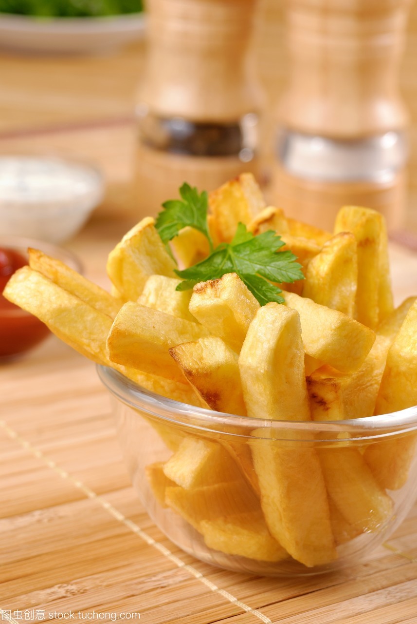 中飯,傳統(tǒng),傳統(tǒng)的,佳肴,便飯,喝水,土豆,垃圾,喝酒,午餐,午飯,地方菜,大盤子,卡路里,喝,小吃,喝飲料,浸,快速,沙司,浸入,快,混合器,炸薯條,特色食物,用餐者,番茄醬,番茄,盤子,紅,矮胖,紅色,美國人,菜,蔬菜,調料,近景,零食,西紅柿,馬鈴薯,醬,調味汁,餐,餐盤,飯,美食,飲料,香料,肥胖,脂肪,胖